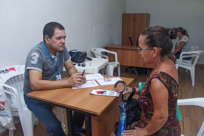 Diversos serviços gratuitos foram disponibilizadas pela Fundação ParáPaz aos moradores do Conjunto Júlia Seffer, em Ananindeua, na manhã de sábado (7). Os atendimentos ocorreram na Paróquia Sagrado Coração de Jesus, no bairro de Águas Lindas, e foram realizados de 8h às 15h. <div class='credito_fotos'>Foto: Ana Paula Lima / Ascom ParáPaz   |   <a href='/midias/2019/originais/5752_044cd932-ff77-5c0b-7dae-07d157e86d81.jpg' download><i class='fa-solid fa-download'></i> Download</a></div>