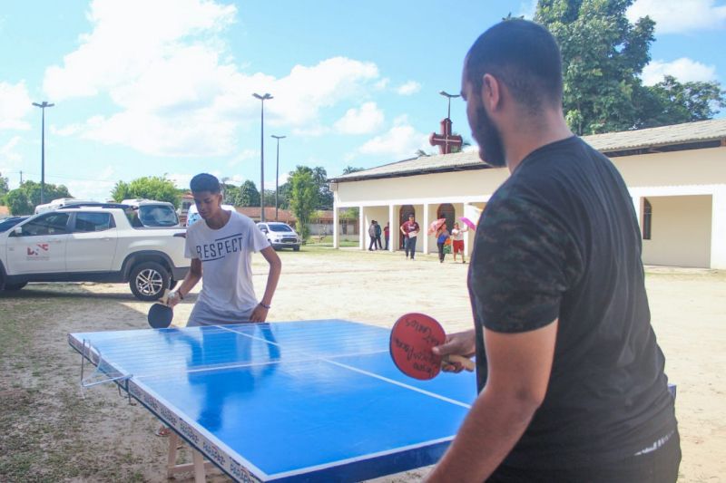 Diversos serviços gratuitos foram disponibilizadas pela Fundação ParáPaz aos moradores do Conjunto Júlia Seffer, em Ananindeua, na manhã de sábado (7). Os atendimentos ocorreram na Paróquia Sagrado Coração de Jesus, no bairro de Águas Lindas, e foram realizados de 8h às 15h. <div class='credito_fotos'>Foto: Ana Paula Lima / Ascom ParáPaz   |   <a href='/midias/2019/originais/5752_0df9a5ab-9503-c12c-0ac5-77f7c3e8182b.jpg' download><i class='fa-solid fa-download'></i> Download</a></div>