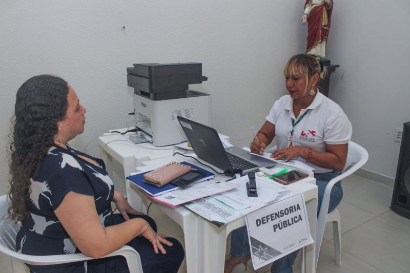 Diversos serviços gratuitos foram disponibilizadas pela Fundação ParáPaz aos moradores do Conjunto Júlia Seffer, em Ananindeua, na manhã de sábado (7). Os atendimentos ocorreram na Paróquia Sagrado Coração de Jesus, no bairro de Águas Lindas, e foram realizados de 8h às 15h. <div class='credito_fotos'>Foto: Ana Paula Lima / Ascom ParáPaz   |   <a href='/midias/2019/originais/5752_e74ad7c5-b840-1878-f0d2-700709095224.jpg' download><i class='fa-solid fa-download'></i> Download</a></div>