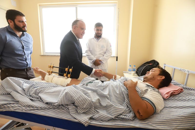 O Hospital Regional Público dos Caetés (HRPC) em Capanema, que nesta quarta-feira (11), completa um mês de funcionamento, já contabiliza 74 internações e se consolida com referência em Traumato Ortopedia e Cirurgia Geral para a população de 16 municípios do Nordeste do Pará, sendo que 50% deles não dispõem de nenhuma unidade hospitalar. <div class='credito_fotos'>Foto: Marco Santos / Ag. Pará   |   <a href='/midias/2019/originais/5757_2847ac74-253e-cd5d-3208-7e65c75290c5.jpg' download><i class='fa-solid fa-download'></i> Download</a></div>