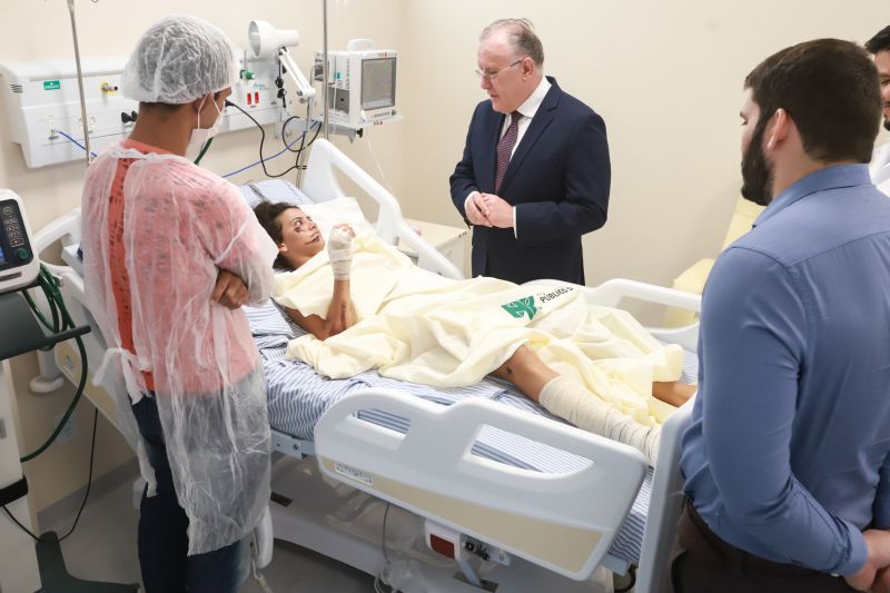 O Hospital Regional Público dos Caetés (HRPC) em Capanema, que nesta quarta-feira (11), completa um mês de funcionamento, já contabiliza 74 internações e se consolida com referência em Traumato Ortopedia e Cirurgia Geral para a população de 16 municípios do Nordeste do Pará, sendo que 50% deles não dispõem de nenhuma unidade hospitalar. <div class='credito_fotos'>Foto: Marco Santos / Ag. Pará   |   <a href='/midias/2019/originais/5757_77178747-a8b7-3006-b424-8c49e20156c7.jpg' download><i class='fa-solid fa-download'></i> Download</a></div>