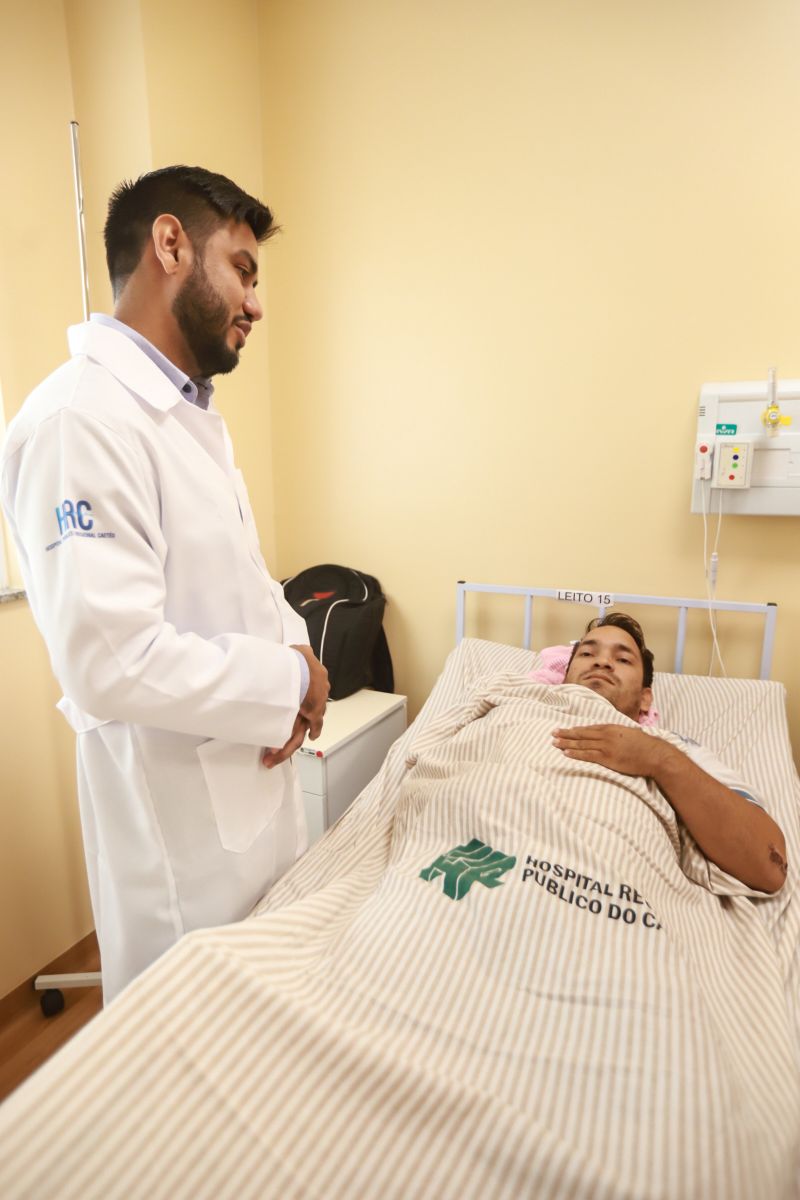 O Hospital Regional Público dos Caetés (HRPC) em Capanema, que nesta quarta-feira (11), completa um mês de funcionamento, já contabiliza 74 internações e se consolida com referência em Traumato Ortopedia e Cirurgia Geral para a população de 16 municípios do Nordeste do Pará, sendo que 50% deles não dispõem de nenhuma unidade hospitalar. <div class='credito_fotos'>Foto: Marco Santos / Ag. Pará   |   <a href='/midias/2019/originais/5757_a007b3bb-4baa-519e-353c-8f03e55f8bf5.jpg' download><i class='fa-solid fa-download'></i> Download</a></div>