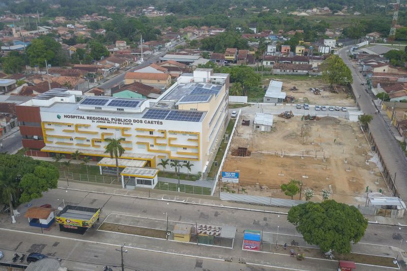 O Hospital Regional Público dos Caetés (HRPC) em Capanema, que nesta quarta-feira (11), completa um mês de funcionamento, já contabiliza 74 internações e se consolida com referência em Traumato Ortopedia e Cirurgia Geral para a população de 16 municípios do Nordeste do Pará, sendo que 50% deles não dispõem de nenhuma unidade hospitalar. <div class='credito_fotos'>Foto: Marco Santos / Ag. Pará   |   <a href='/midias/2019/originais/5757_aaf8b443-ca25-a565-367c-e418a1a70af4.jpg' download><i class='fa-solid fa-download'></i> Download</a></div>