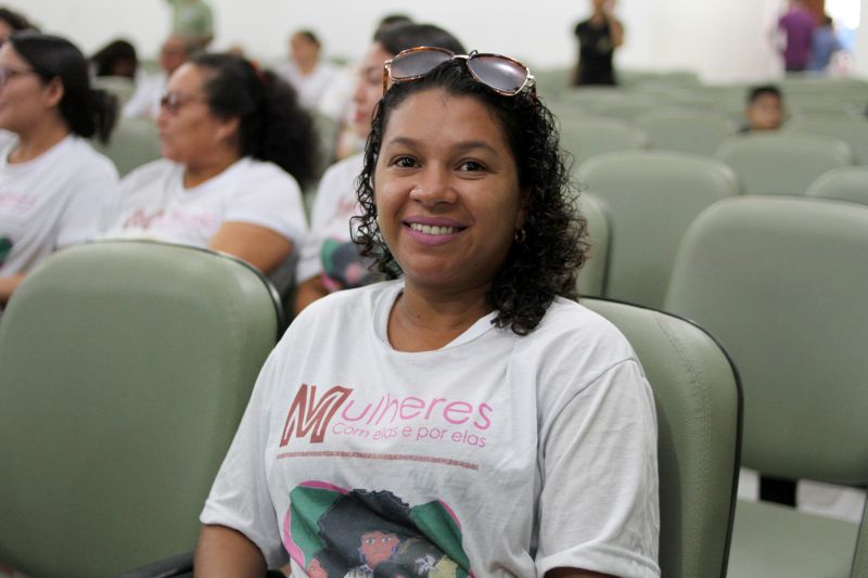 No Dia Internacional dos Direitos Humanos, mais de 500 pessoas participaram da ação de cidadania realizada nesta terça-feira, 10, no município de Breves, na programação do projeto "Rede de cidadania: Mulheres Marajoaras, com elas e por elas", da Secretaria de Estado de Justiça e Direitos Humanos (Sejudh), no arquipélago do Marajó.
Na foto Dona de casa de 32 anos <div class='credito_fotos'>Foto: Neth Vilhena / Ascom Sejudh   |   <a href='/midias/2019/originais/5760_38063979-5d00-a945-de10-3bf577f6f2a8.jpg' download><i class='fa-solid fa-download'></i> Download</a></div>