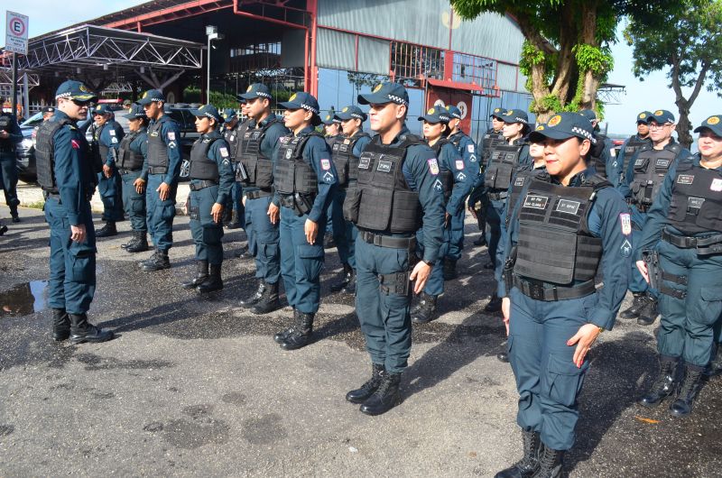 Foi lançada, nesta quarta-feira (11), pela Secretaria de Segurança Pública e Defesa Social (Segup), a operação integrada “Festas Seguras”, que tem como principal objetivo intensificar as ações de segurança em áreas comerciais que apresentam grande fluxo de consumidores na Região Metropolitana de Belém e nos principais interiores e balneários do Estado. A operação será realizada até o dia 6 de janeiro de 2020. Cerca de 2 mil agentes participam da operação.  <div class='credito_fotos'>Foto: Elielson Modesto / Ascom Segup   |   <a href='/midias/2019/originais/5762_194528bd-10f7-7c45-2bec-d86ea5cb3b1a.jpg' download><i class='fa-solid fa-download'></i> Download</a></div>