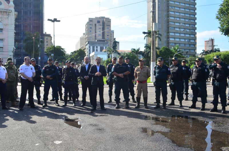 Foi lançada, nesta quarta-feira (11), pela Secretaria de Segurança Pública e Defesa Social (Segup), a operação integrada “Festas Seguras”, que tem como principal objetivo intensificar as ações de segurança em áreas comerciais que apresentam grande fluxo de consumidores na Região Metropolitana de Belém e nos principais interiores e balneários do Estado. A operação será realizada até o dia 6 de janeiro de 2020. Cerca de 2 mil agentes participam da operação.  <div class='credito_fotos'>Foto: Elielson Modesto / Ascom Segup   |   <a href='/midias/2019/originais/5762_743b9628-b49f-5778-17eb-9bbf6be194b0.jpg' download><i class='fa-solid fa-download'></i> Download</a></div>