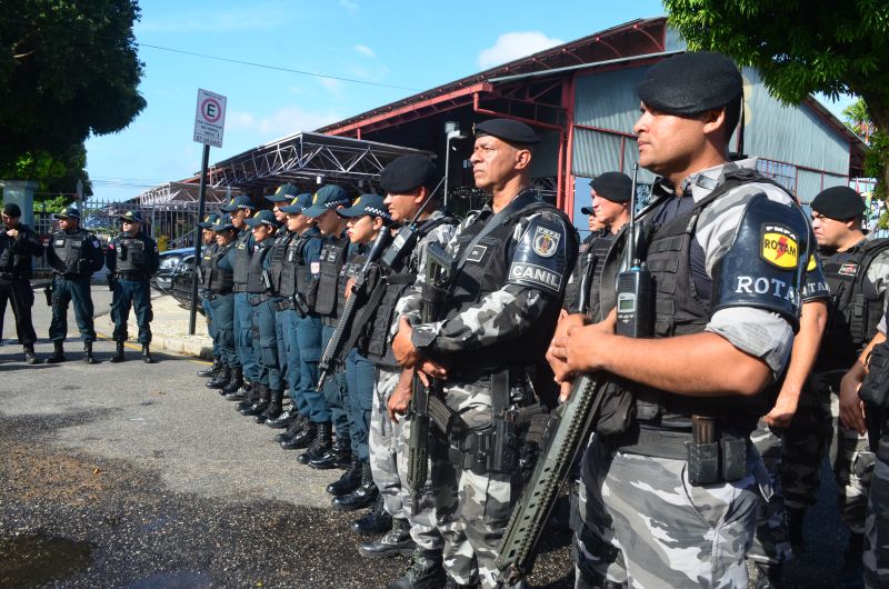 Foi lançada, nesta quarta-feira (11), pela Secretaria de Segurança Pública e Defesa Social (Segup), a operação integrada “Festas Seguras”, que tem como principal objetivo intensificar as ações de segurança em áreas comerciais que apresentam grande fluxo de consumidores na Região Metropolitana de Belém e nos principais interiores e balneários do Estado. A operação será realizada até o dia 6 de janeiro de 2020. Cerca de 2 mil agentes participam da operação.  <div class='credito_fotos'>Foto: Elielson Modesto / Ascom Segup   |   <a href='/midias/2019/originais/5762_815afd27-6d51-c80b-42a2-de66ab5d89fa.jpg' download><i class='fa-solid fa-download'></i> Download</a></div>