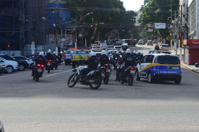 Foi lançada, nesta quarta-feira (11), pela Secretaria de Segurança Pública e Defesa Social (Segup), a operação integrada “Festas Seguras”, que tem como principal objetivo intensificar as ações de segurança em áreas comerciais que apresentam grande fluxo de consumidores na Região Metropolitana de Belém e nos principais interiores e balneários do Estado. A operação será realizada até o dia 6 de janeiro de 2020. Cerca de 2 mil agentes participam da operação.  <div class='credito_fotos'>Foto: Elielson Modesto / Ascom Segup   |   <a href='/midias/2019/originais/5762_fdac5be0-9444-72cc-2792-cc14fbc7b14e.jpg' download><i class='fa-solid fa-download'></i> Download</a></div>