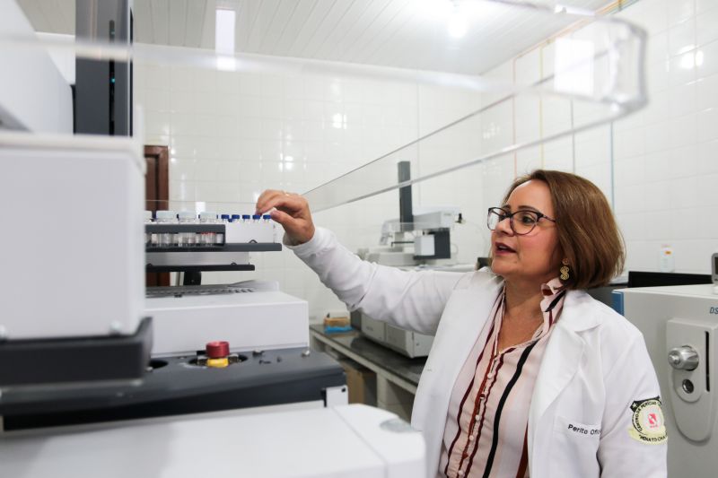 O mês de dezembro é bastante associado a confraternizações e reuniões com a família. Mas esse período também comporta um risco. “É um momento onde muitas pessoas querem viajar em busca de diversão e acabam ingerindo bebida alcoólica antes de dirigir”, explica o coordenador de operações do Departamento de Trânsito do Estado (Detran), Ivan Feitosa. <div class='credito_fotos'>Foto: Pedro Guerreiro / Ag. Pará   |   <a href='/midias/2019/originais/5764_19fdd940-0684-64bd-e621-4ac60aecad34.jpg' download><i class='fa-solid fa-download'></i> Download</a></div>