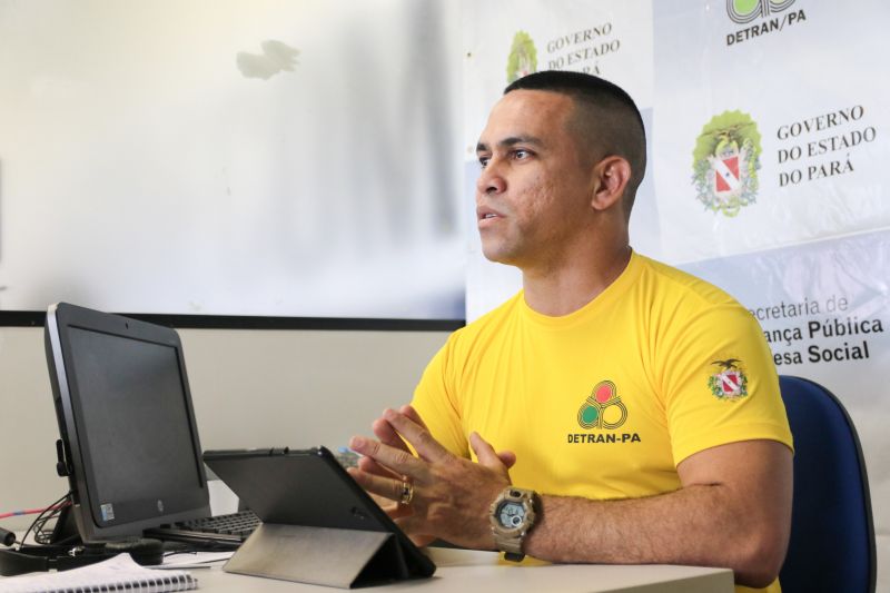 O mês de dezembro é bastante associado a confraternizações e reuniões com a família. Mas esse período também comporta um risco. “É um momento onde muitas pessoas querem viajar em busca de diversão e acabam ingerindo bebida alcoólica antes de dirigir”, explica o coordenador de operações do Departamento de Trânsito do Estado (Detran), Ivan Feitosa. <div class='credito_fotos'>Foto: Pedro Guerreiro / Ag. Pará   |   <a href='/midias/2019/originais/5764_a4ef48f3-ba5b-93f2-ee69-ff3e3c0b3d96.jpg' download><i class='fa-solid fa-download'></i> Download</a></div>