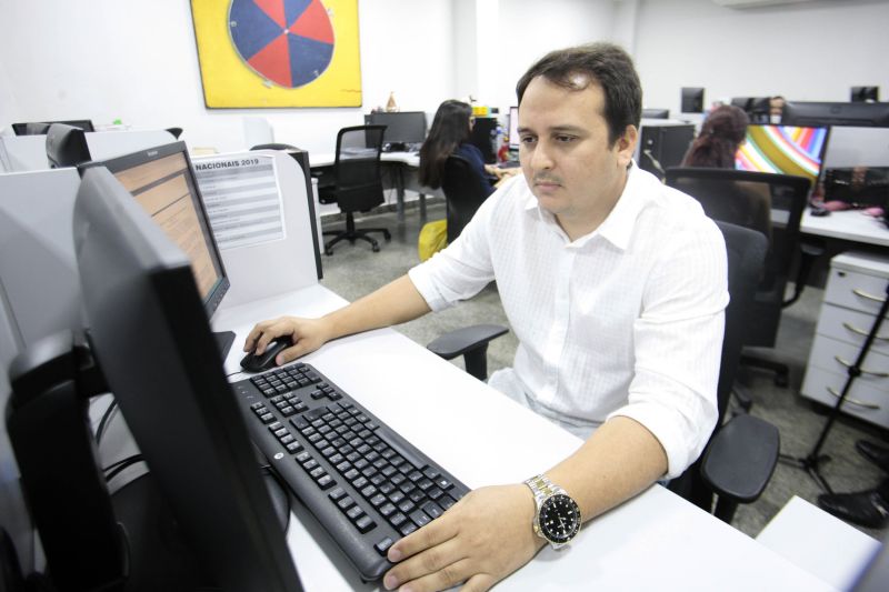 Junta Comercial do Estado do Pará (Jucepa), aponta franca recuperação da economia paraense.
Na foto Michel <div class='credito_fotos'>Foto: Bruno Cecim / Ag.Pará   |   <a href='/midias/2019/originais/5765_6a58df40-04e6-7bc0-097e-00255624b2ad.jpg' download><i class='fa-solid fa-download'></i> Download</a></div>