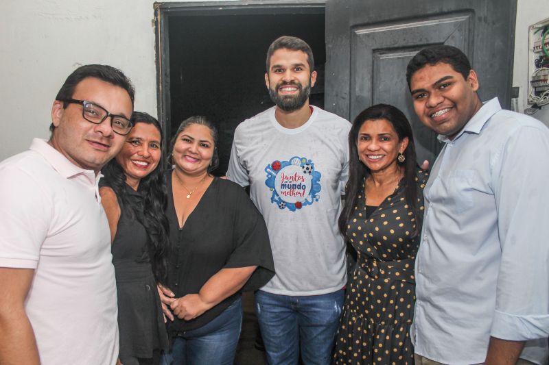 “Juntos por um mundo melhor” foi o tema da confraternização de Natal realizada na noite de terça-feira (10), no polo ParáPaz Jurunas, em Belém, complexo esportivo que atende cerca de 400 crianças e adolescentes do Projeto Davi e também do bairro. <div class='credito_fotos'>Foto: Ana Paula Lima / Ascom ParáPaz   |   <a href='/midias/2019/originais/5767_93930e91-0154-5492-ecaf-886543a09847.jpg' download><i class='fa-solid fa-download'></i> Download</a></div>