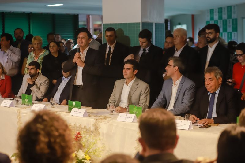 Já em 2020, o Governo do Pará começa os estudos para implantação de um campus da Universidade do Estado do Pará (Uepa) em Ananindeua, ampliando a oferta de ensino superior na Região Metropolitana de Belém. <div class='credito_fotos'>Foto: Marco Santos / Ag. Pará   |   <a href='/midias/2019/originais/5769_068228db-07ce-cb51-dfba-1fd20ae1b0bd.jpg' download><i class='fa-solid fa-download'></i> Download</a></div>