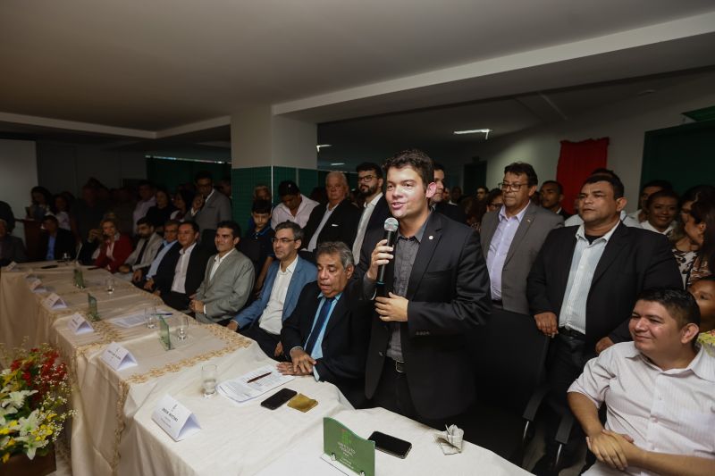 Já em 2020, o Governo do Pará começa os estudos para implantação de um campus da Universidade do Estado do Pará (Uepa) em Ananindeua, ampliando a oferta de ensino superior na Região Metropolitana de Belém. <div class='credito_fotos'>Foto: Marco Santos / Ag. Pará   |   <a href='/midias/2019/originais/5769_1a8df72d-99c2-1944-ab80-ffcfa1a4e1c0.jpg' download><i class='fa-solid fa-download'></i> Download</a></div>