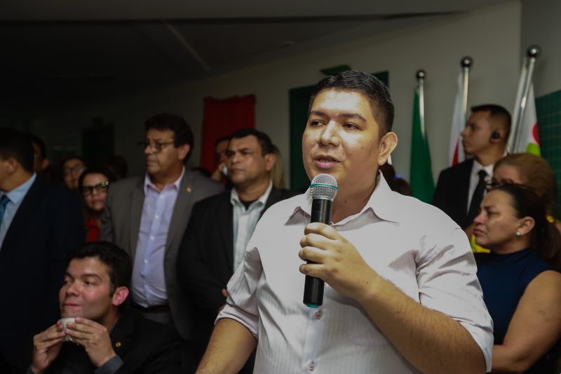 Já em 2020, o Governo do Pará começa os estudos para implantação de um campus da Universidade do Estado do Pará (Uepa) em Ananindeua, ampliando a oferta de ensino superior na Região Metropolitana de Belém. <div class='credito_fotos'>Foto: Marco Santos / Ag. Pará   |   <a href='/midias/2019/originais/5769_7ccfb1b6-a218-5877-d70f-9220516c1bed.jpg' download><i class='fa-solid fa-download'></i> Download</a></div>