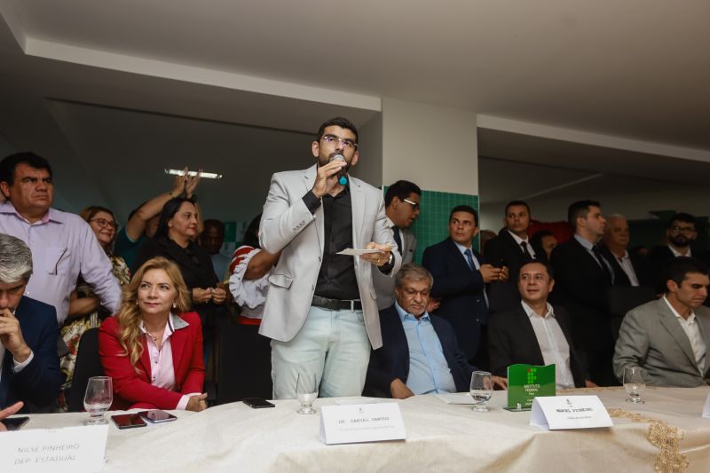 Já em 2020, o Governo do Pará começa os estudos para implantação de um campus da Universidade do Estado do Pará (Uepa) em Ananindeua, ampliando a oferta de ensino superior na Região Metropolitana de Belém. <div class='credito_fotos'>Foto: Marco Santos / Ag. Pará   |   <a href='/midias/2019/originais/5769_baba07a0-b17d-38e4-4446-aaef6412ab6c.jpg' download><i class='fa-solid fa-download'></i> Download</a></div>