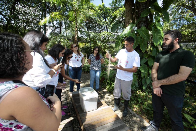 Quando a autônoma Tainara Paula, residente em Bragança (nordeste do estado), aceitou o convite dos sogros para um passeio no parque zoobotânico Mangal das Garças, na capital paraense, não imaginou a experiência que teria.  <div class='credito_fotos'>Foto: Bruno Cecim / Ag.Pará   |   <a href='/midias/2019/originais/5774_0ba630de-864f-db4b-90e0-c3ce7d0457e7.jpg' download><i class='fa-solid fa-download'></i> Download</a></div>