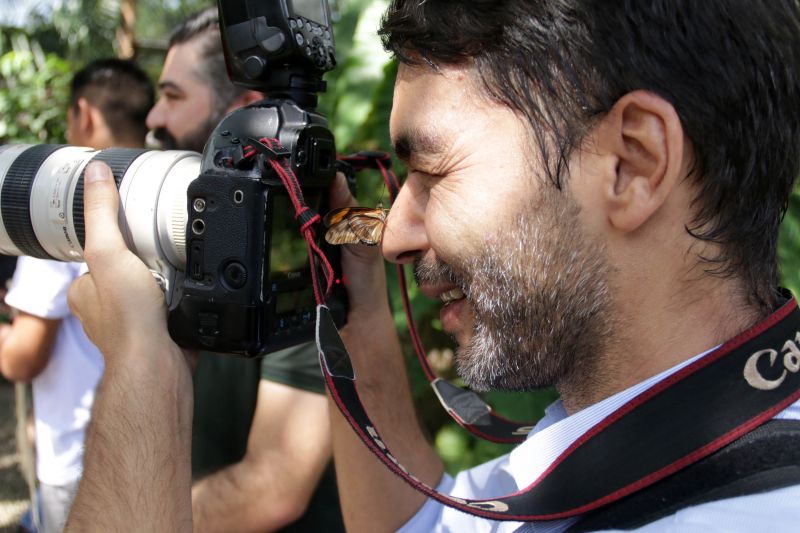 Quando a autônoma Tainara Paula, residente em Bragança (nordeste do estado), aceitou o convite dos sogros para um passeio no parque zoobotânico Mangal das Garças, na capital paraense, não imaginou a experiência que teria.  <div class='credito_fotos'>Foto: Bruno Cecim / Ag.Pará   |   <a href='/midias/2019/originais/5774_8ab60287-fd3a-665a-587c-ef18061638c2.jpg' download><i class='fa-solid fa-download'></i> Download</a></div>