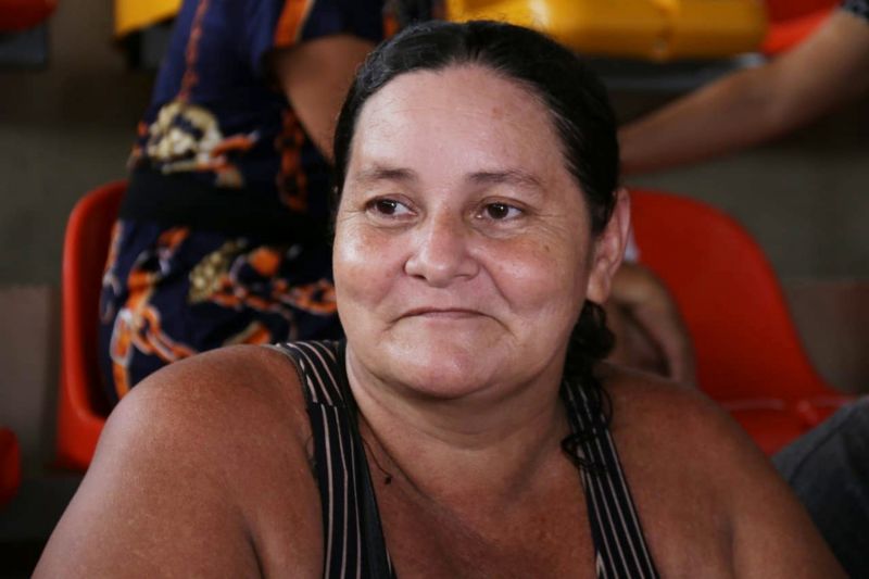 Mais 4,7 mil estudantes do 5º ao 7º ano do Ensino Fundamental de escolas estaduais e municipais de Belém e distritos concluíram o Programa Educacional de Resistência às Drogas e à Violência (Proerd) desenvolvido pela Polícia Militar do Estado do Pará (PA). O governador Helder Barbalho participou da solenidade de formatura na Arena Multiuso Guilherme Paraense, o Mangueirinho, na manhã deste sábado, 14, na companhia da primeira-dama, Daniela Barbalho, madrinha do projeto.

na foto: ANA CRISTINA RIBEIRO <div class='credito_fotos'>Foto: Bruno Cecim / Ag.Pará   |   <a href='/midias/2019/originais/5777_9f8985b3-2433-d763-eb26-253efebdf949.jpg' download><i class='fa-solid fa-download'></i> Download</a></div>