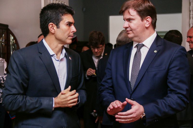 O ministro do desenvolvimento regional, Gustavo Canuto, chegou na capital paraense na manhã desta segunda-feira (16) e o primeiro compromisso foi um almoço com o governador do Pará, Helder Barbalho, outras autoridades e governadores e vice governadores da região norte do país. <div class='credito_fotos'>Foto: Bruno Cecim / Ag.Pará   |   <a href='/midias/2019/originais/5784_034e2a01-601b-6bc8-cb2e-ea7133989c45.jpg' download><i class='fa-solid fa-download'></i> Download</a></div>