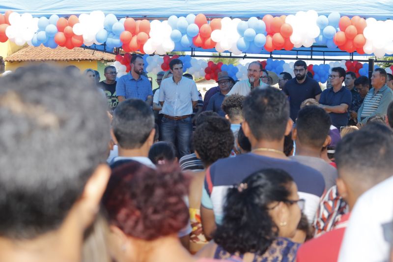 O município de Cachoeira do Piriá, no Nordeste do Estado, completa 24 anos de fundação neste sábado, 28, mas o presente para a cidade veio nesta sexta, 27, com a concretização de um antigo sonho da população local, a primeira agência do BanPará. O benefício chega não apenas para facilitar o pagamento dos servidores, mas também para impulsionar o desenvolvimento econômico do município. <div class='credito_fotos'>Foto: Marcelo Seabra / Ag. Pará   |   <a href='/midias/2019/originais/5821_eac499cd-bd8f-3a09-62a4-f2c3b683dce4.jpg' download><i class='fa-solid fa-download'></i> Download</a></div>
