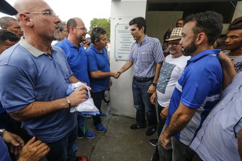 Amantes do futebol, os moradores do município de Capitão Poço, nordeste paraense, comemoraram a entrega do Estádio Municipal José Rufino de Souza, inaugurado na tarde deste sábado (28) pelo governador do Estado Helder Barbalho, com as presenças do vice-governador Lúcio Vale, secretário de Desenvolvimento Urbano e Obras Públicas Ruy Cabral, secretário de Desenvolvimento Econômico Mineração e Energia Iran Lima, presidente da Emater Cleide Martins, prefeito de cidade João Gomes de Lima, deputados estaduais, e demais autoridades locais.  <div class='credito_fotos'>Foto: Marcelo Seabra / Ag. Pará   |   <a href='/midias/2019/originais/5825_c915f8ff-0b17-e585-7775-5f6a136d8e73.jpg' download><i class='fa-solid fa-download'></i> Download</a></div>