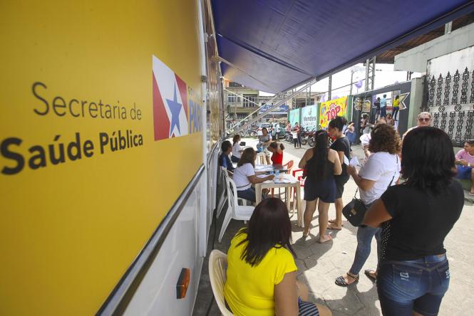 A Secretária de Saúde do Estado do Pará realizou, na manhã deste sábado (16), um evento voltado à comunidade do bairro da Terra Firme, em Belém. A ação social fez parte da programação da campanha Março Lilás, promovida pela Sespa durante este mês, no intuito de conscientizar mulheres sobre a prevenção do câncer de colo de útero.

FOTO: WAGNER SANTANA / AGÊNCIA PARÁ
DATA: 16.03.2019
BELÉM - PA
 <div class='credito_fotos'>Foto: Wagner Santana / Ag. Pará   |   <a href='/midias/2019/originais/5a8e9d5e-15bb-4092-a40c-ee83fe8cfb0c.jpg' download><i class='fa-solid fa-download'></i> Download</a></div>