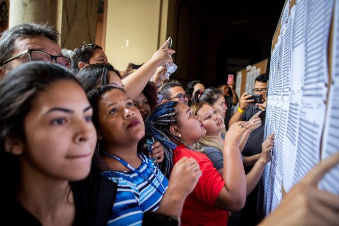 Os vestibulandos do Processo Seletivo 2019 (Prosel) da Universidade do Estado do Pará (Uepa) já podem verificar se seu nome consta na terceira lista de repescagem divulgada pela instituição nesta terça-feira (12). Ao todo, 701 candidatos foram convocados para o ingresso na Universidade. Deste total, 478 são de convocações a alunos cotistas. Nos municípios do interior, foram chamados 335 novos aprovados.

FOTO: NAILANA THIELY
DATA: 13.03.19
BELÉM-PARÁ <div class='credito_fotos'>Foto: Nailana Thiely / Ascom Uepa   |   <a href='/midias/2019/originais/5b477323-903b-40ba-bbd4-db428cfdb99a.jpg' download><i class='fa-solid fa-download'></i> Download</a></div>