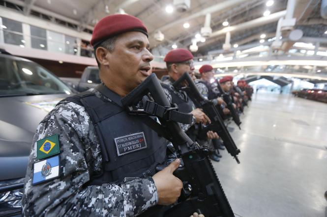 A partir desta segunda-feira (25), 200 agentes da Força Nacional já estão reforçando a segurança pública em cinco bairros de Belém (Guamá, Jurunas, Terra Firme, Cabanagem e Benguí), e em áreas críticas dos municípios de Ananindeua e Marituba. O pontapé inicial da operação “Nazaré” – uma homenagem à padroeira do Pará – foi dado no final da tarde pelo governador do Estado, Helder Barbalho, em cerimônia realizada no Hangar Centro de Convenções. De lá, as 44 viaturas da corporação seguiram para dar início às atividades ostensivas, a serem realizadas em parceria com o sistema estadual de segurança, pelo prazo inicial de 90 dias, que podem ser prorrogados por igual período, de acordo com a necessidade.

FOTO: MARCELO SEABRA / AGÊNCIA PARÁ
DATA: 25.03.2019
BELÉM - PA <div class='credito_fotos'>Foto: Marcelo Seabra / Ag. Pará   |   <a href='/midias/2019/originais/5bf81509-b8ea-4bbe-98e9-2414ad234b7e.jpg' download><i class='fa-solid fa-download'></i> Download</a></div>
