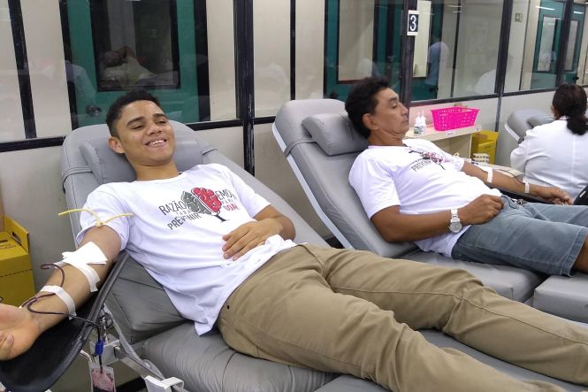 “Sábado também é dia de encontrar os amigos no Hemopa”. É com essa proposta que a Fundação Centro de Hemoterapia e Hematologia do Pará (Hemopa), quer estimular a doação de sangue na população, aos finais de semana, para colaborar para o reforço do estoque de sangue para atendimento satisfatório da demanda transfusional da rede hospitalar.

FOTO: ASCOM / HEMOPA
DATA: 27.04.2019
BELEM - PA <div class='credito_fotos'>Foto: ASCOM / HEMOPA   |   <a href='/midias/2019/originais/5cc2441c-6c22-4231-ad7e-963d0205ced2.jpg' download><i class='fa-solid fa-download'></i> Download</a></div>