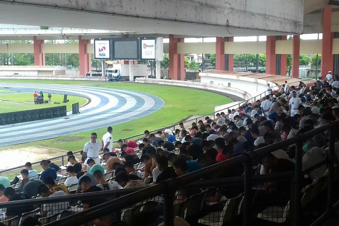 O Estádio Olímpico do Pará, o Mangueirão, na Região Metropolitana de Belém, recebeu nesta terça-feira (28), a prova escrita do Concurso de Admissão ao Curso de Formação de Soldados Fuzileiros Navais, para 1.050 candidatos inscritos no estado do Pará.

FOTO: DIVULGAÇÃO
DATA: 28.05.2019
BELÉM - PA <div class='credito_fotos'>Foto: Divulgação   |   <a href='/midias/2019/originais/5d585ab9-bc8d-4789-b731-3d15e84e1ed6.jpg' download><i class='fa-solid fa-download'></i> Download</a></div>