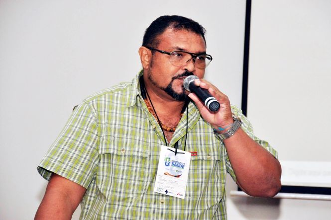 Belém sedia até esta quinta-feira (18), a Oficina Macrorregional Norte sobre Orçamento e Financiamento do Sistema Único de Saúde (SUS), realizada pelo Conselho Nacional de Saúde (CNS). O evento começou nesta quarta-feira (17), no auditório do Instituto de Gestão Previdenciária do Estado do Pará (Igeprev), e conta com a participação de conselheiros estaduais e municipais dos estados do Acre, Amapá, Amazonas, Pará, Rondônia, Roraima e Tocantins.
Na foto Gedson Martins.

FOTO: JOSÉ PANTOJA / ASCOM SESPA
DATA: 17.04.2019
BELÉM - PARÁ <div class='credito_fotos'>Foto: José Pantoja/ Sespa   |   <a href='/midias/2019/originais/5dc03cee-fcb9-4ecf-8a9a-172a5ee25c72.jpg' download><i class='fa-solid fa-download'></i> Download</a></div>