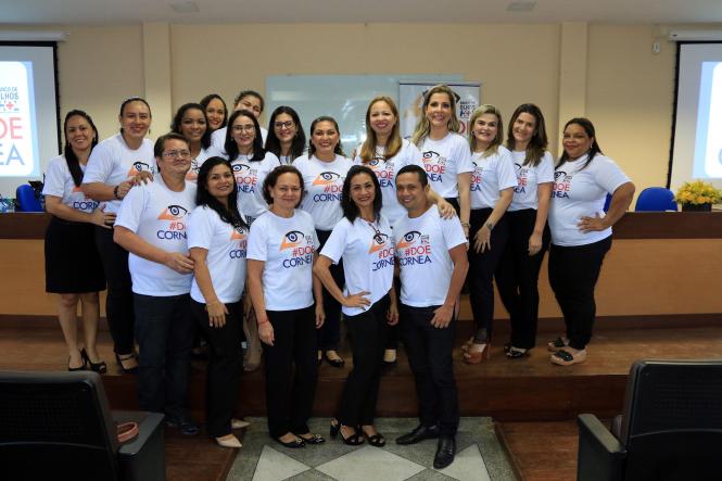 Nesta quinta-feira (11), Rita emocionou a todos os participantes do Encontro #DoeCornea, promovido pelo Banco de Olhos do Ophir Loyola, no auditório do Centro de Perícias Renato Chaves. Ela se considerava uma pessoa egoísta em relação à doação, dizia que nunca iria doar e que esperava que ninguém da família doasse. Mas o amor em meio a dor, mudou essa percepção.

FOTO: Sidney Oliveira / ASCOM OPHIR LOYOLA
DATA: 12.04.2019
BELÉM - PARÁ <div class='credito_fotos'>Foto: Sidney Oliveira / Ascom Ophir Loyola   |   <a href='/midias/2019/originais/5dc454a1-ee43-44c0-b7cf-a524c24c49bb.jpg' download><i class='fa-solid fa-download'></i> Download</a></div>