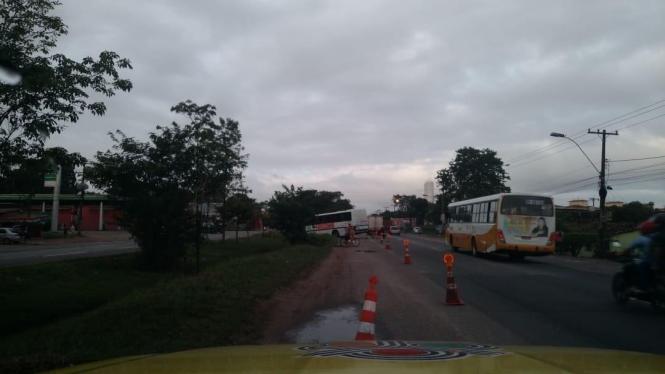 Durante a operação Carnaval Seguro, as equipes do Departamento de Trânsito do Estado (Detran/PA) atuam em diversos municípios do interior do Estado. Em Bragança, nordeste do estado, 13 pessoas foram flagradas dirigindo sob influência de álcool ou substâncias psicoativa, e um condutor foi preso pelo crime de alcoolemia. Não houve registro de acidentes.

FOTO: ASDECOM / DETRAN
DATA: 04.02.2019
BELÉM - PARÁ <div class='credito_fotos'>Foto: ASCOM DETRAN   |   <a href='/midias/2019/originais/5e23bb08-f64e-446c-93e9-e3ea7ff8dd3f.jpg' download><i class='fa-solid fa-download'></i> Download</a></div>