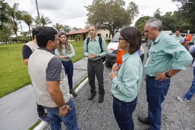 O Grupo de Trabalho de Segurança em Barragens, criado pelo Governo do Estado em janeiro, iniciou as vistorias nas barragens de mineração no Pará, no intuito de estudar mecanismos para criação de um plano estadual de prevenção a desastres ambientais. Nesta quarta (13), os especialistas visitarão as barragens da Mina do Sosego, em Canaã dos Carajás.

FOTO: MAYCON NUNES / AGÊNCIA PARÁ
DATA: 13.03.2019
CANAÃ DOS CARAJÁS - PA <div class='credito_fotos'>Foto: Maycon Nunes / Ag. Pará   |   <a href='/midias/2019/originais/61779316-06ac-4363-a643-134fbd10830e.jpg' download><i class='fa-solid fa-download'></i> Download</a></div>