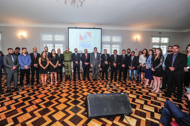 Na manhã desta terça-feira (12), no auditório do Palácio, o governador do Estado do Pará, Helder Barbalho, participou do ato de criação de unidades de núcleos de inteligência da Polícia Civil, através da criação dos núcleos de apoio a investigação nas regionais, fortalecendo as novas diretrizes institucionais de enfrentamento à violência e aos crimes cometidos no interior do Estado.

FOTO: MARCO SANTOS /AGÊNCIA PARÁ
DATA: 12.03.2019
BELÉM - PA <div class='credito_fotos'>Foto: Marco Santos / Ag. Pará   |   <a href='/midias/2019/originais/624dcaa7-3ba7-4cbc-a400-5d5807f3a305.jpg' download><i class='fa-solid fa-download'></i> Download</a></div>