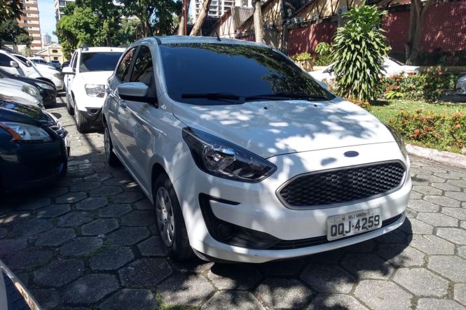 A Polícia Civil prendeu, nesta quarta-feira (8), Luiz Cezar Silva Barbosa de Sousa, 39 anos, em cumprimento a mandado de prisão preventiva, acusado de arrombar e furtar objetos de valor em carros, em Belém. Ele foi preso em sua casa, no bairro da Sacramenta, na capital paraense, por policiais civis da Delegacia de Polícia do Marco, responsáveis pelas investigações.

FOTO: ASCO / POLÍCIA CIVIL
DATA: 08.05.2019
BELÉM - PARÁ <div class='credito_fotos'>Foto: Ascom / Policia Civil   |   <a href='/midias/2019/originais/634ab68c-ba37-48e9-a88b-5edf59ef613f.jpg' download><i class='fa-solid fa-download'></i> Download</a></div>