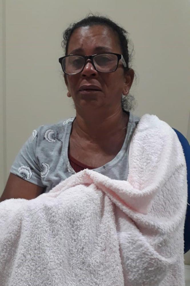 A Polícia Civil do Pará deu cumprimento, nesta quarta-feira (30), a dois mandados judiciais - um de prisão preventiva e outro de prisão temporária - decretados pela Justiça em decorrência de inquérito policial que apura o assassinato do sargento Max Pedro da Silva Ferreira, no Distrito de Mosqueiro, em Belém.

FOTO: ASCOM / POLICIA CIVIL - PA
DATA:31.01.2019
BELÉM - PARÁ <div class='credito_fotos'>Foto: Divulgação / Policia Civil - Pará   |   <a href='/midias/2019/originais/65585fd0-7596-45bf-bd86-9be7c9bc1a70.jpg' download><i class='fa-solid fa-download'></i> Download</a></div>