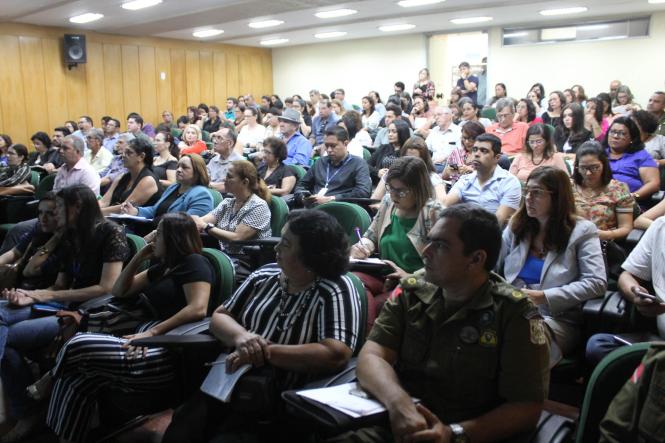 O cenário socioeconômico e possíveis propostas de melhorias para as Regiões de Integração Baixo Amazonas e Tapajós foram discutidos, na manhã desta segunda-feira (15), durante o primeiro dia de Oficinas Regionalizadas Temáticas do Plano Plurianual (PPA) 2020-2023, promovido pela Secretaria de Estado de Planejamento (Seplan). As oficinas integram uma das etapas do processo de elaboração do PPA e seguem com programação diária até o próximo dia 24.

FOTO: ASCOM / SEPLAN
DATA: 15.04.2019
BELÉM - PARÁ <div class='credito_fotos'>Foto: ASCOM / SEPLAN   |   <a href='/midias/2019/originais/66dcffeb-3d83-45b4-8835-de28275966e2.jpg' download><i class='fa-solid fa-download'></i> Download</a></div>