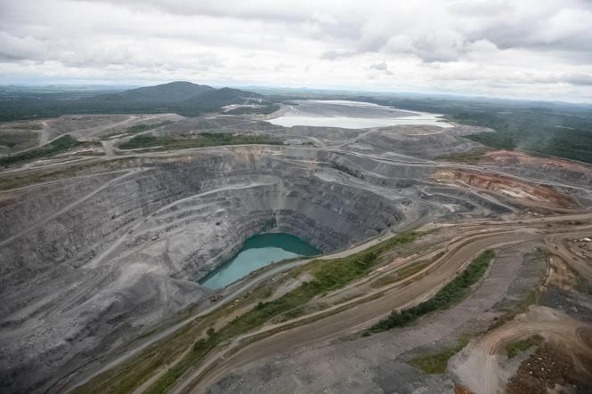 O Grupo de Trabalho de Segurança em Barragens, criado pelo Governo do Estado em janeiro, iniciou as vistorias nas barragens de mineração no Pará, no intuito de estudar mecanismos para criação de um plano estadual de prevenção a desastres ambientais. Nesta quarta (13), os especialistas visitarão as barragens da Mina do Sosego, em Canaã dos Carajás.

FOTO: MAYCON NUNES / AGÊNCIA PARÁ
DATA: 13.03.2019
CANAÃ DOS CARAJÁS - PA <div class='credito_fotos'>Foto: Maycon Nunes / Ag. Pará   |   <a href='/midias/2019/originais/673e1f26-aa63-4a47-8d29-137b4b09601d.jpg' download><i class='fa-solid fa-download'></i> Download</a></div>