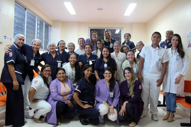 Há cinco anos, a campanha “Janeiro Branco” coloca a importância dos cuidados com a saúde mental em evidência e alerta para a importância de debates sobre o assunto de forma cada vez mais clara. Em Belém, os hospitais Público Estadual Galileu, Oncológico Infantil e Metropolitano de Urgência e Emergência, aderiram à campanha e realizaram programações direcionadas a colaboradores, pacientes e acompanhantes, com atividades lúdicas, atividades de relaxamento e palestras sobre o tema. 

FOTO: ASCOM HOIOL
DATA: 30.01.2019
ANANINDEUA - PARÁ <div class='credito_fotos'>Foto: ASCOM HOL   |   <a href='/midias/2019/originais/68959e09-bf52-4c74-8304-53e231742c5a.jpg' download><i class='fa-solid fa-download'></i> Download</a></div>