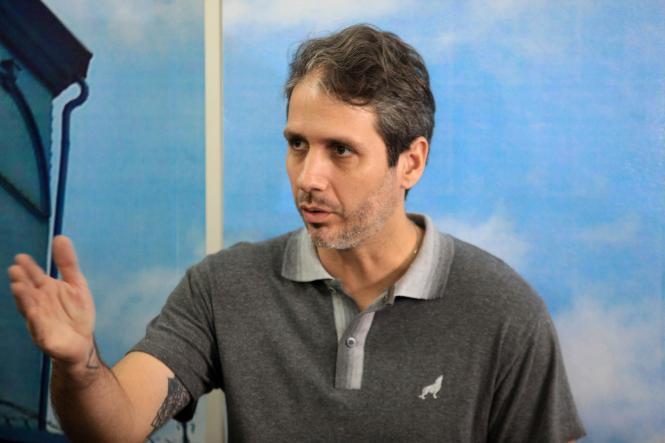 O Estádio Olímpico do Pará, o Mangueirão, será liberado de forma parcial a partir do próximo domingo (27), para a realização dos jogos do Pazarão 2019. A informação foi confirmada pelo Governo do Estado durante coletiva na manhã deste sábado (19). Na ocasião, também foi divulgado o resultado do laudo sobre o desabamento de parte da cobertura do estádio. O incidente ocorreu no último dia 9, quando uma placa de cerca de 50 centímetros desabou do teto, no lado A do estádio.Na foto, presidente bicolor, Ricardo Gluck Paul.

FOTO: SIDNEY OLIVEIRA/AGÊNCIA PARÁ
DATA: 19.01.2019
BELÉM - PARÁ
 <div class='credito_fotos'>Foto: Sidney Oliveira/Ag. Pará   |   <a href='/midias/2019/originais/68ce616a-d11d-4ede-a804-c5eb09f831b5.jpg' download><i class='fa-solid fa-download'></i> Download</a></div>