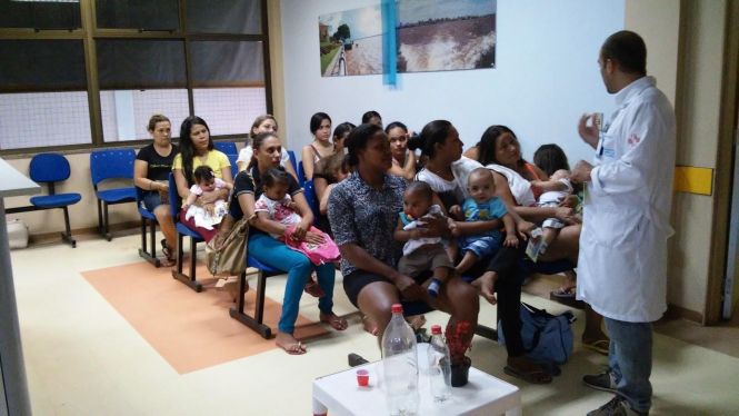 O Grupo de Trabalho de Humanização (HGT) com apoio da Comissão Interna de Prevenção de Acidente (CIPA) do HGT, em parceria com o Departamento Municipal de Trânsito (Demutran), realizarão ações, dias 27 e 28, com palestras nas áreas de atendimento do hospital para colaboradores, usuários e acompanhantes, sobre Educação no Trânsito; e Blitz em pontos estratégicos de Tailândia com o intuito de conscientizar a população sobre de uso dos equipamentos de segurança e respeito às leis de trânsito.

FOTO: ASCOM HGT
DATA: 27.05.2019
TAILÂNDIA / PARÁ <div class='credito_fotos'>Foto: ASCOM / HGT   |   <a href='/midias/2019/originais/6a2a70cb-604d-46d2-9035-18af74b82f5a.jpg' download><i class='fa-solid fa-download'></i> Download</a></div>