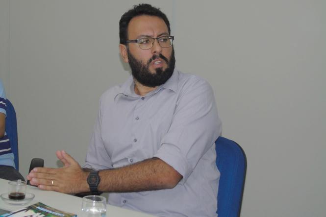 São aproximadamente 1.500 peças, de etnias da região amazônica e Mato Grosso, entre instrumentos musicais, artefatos de madeira, trançados de palha, cordões e peças feitas de cerâmica. O Acervo foi levado há quase 18 anos, do Centro de Valorização da Sabedoria Indigena,” Museu do Índio”, que funcionava na vila de Alter do Chão, por conta de uma determinação da justiça e de um litígio conjugal entre os antigos proprietários, o norte-americano Davi Richarson, já falecido e a ex-mulher dele ,uma indígena da região.

FOTO: RONILMA SANTOS / ASCOM - CRGSP <div class='credito_fotos'>Foto: Ronilma Santos / Ascom CRGSP   |   <a href='/midias/2019/originais/6b47ef0f-0d78-4950-ba52-fd7b351867e3.jpg' download><i class='fa-solid fa-download'></i> Download</a></div>