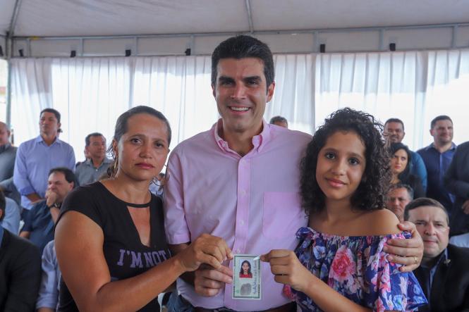 O governador do Estado, Helder Barbalho, entregou neste sábado (2), a nova delegacia do município de Jacundá e um posto de identificação no município do sudeste do Pará. O espaço passou por uma reforma completa, que foi realizada com recursos do Fundo de Investimento em Segurança Pública (FISP), com custo total de R$ 987.633,15. Na foto, Hemilly Fernandes.

FOTO: MARCO SANTOS/AG. PARÁ
DATA: 31.01.2019
JACUNDÁ - PARÁ <div class='credito_fotos'>Foto: Marco Santos / Ag. Pará   |   <a href='/midias/2019/originais/6c0949f6-9cfc-44a2-bd89-c2c828cfccfb.jpg' download><i class='fa-solid fa-download'></i> Download</a></div>