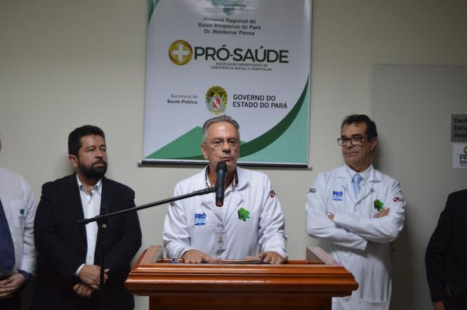 Hospital Regional de Santarém inaugura primeiro Centro de Estudos e Pesquisas da Amazônia
Na foto : Neurocirurgião Erik Jennings

FOTO: DIVULGAÇÃO
DATA: 14.02.2019
SANTARÉM - PARÁ <div class='credito_fotos'>Foto: Divulgação   |   <a href='/midias/2019/originais/6d298b93-e74f-4a68-9685-5fe74a398673.jpg' download><i class='fa-solid fa-download'></i> Download</a></div>