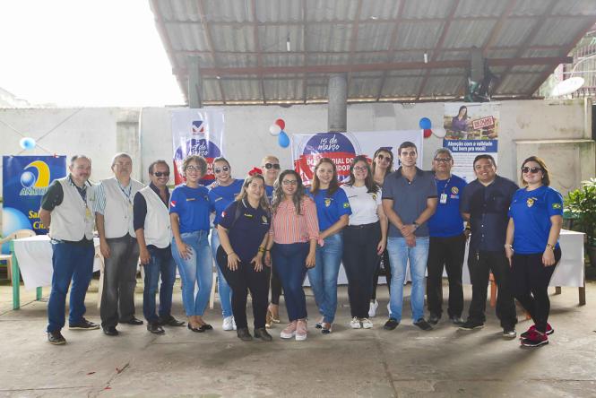 A Secretária de Saúde do Estado do Pará realizou, na manhã deste sábado (16), um evento voltado à comunidade do bairro da Terra Firme, em Belém. A ação social fez parte da programação da campanha Março Lilás, promovida pela Sespa durante este mês, no intuito de conscientizar mulheres sobre a prevenção do câncer de colo de útero.

FOTO: WAGNER SANTANA / AGÊNCIA PARÁ
DATA: 16.03.2019
BELÉM - PA
 <div class='credito_fotos'>Foto: Wagner Santana / Ag. Pará   |   <a href='/midias/2019/originais/6d3dc075-152d-4a0e-9e82-98734834232a.jpg' download><i class='fa-solid fa-download'></i> Download</a></div>