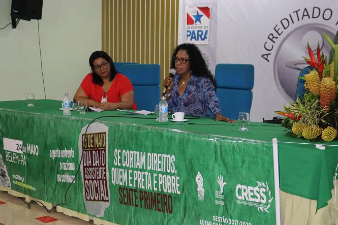 O VIII Encontro do Serviço Social da Fundação Santa Casa do Pará, nesta sexta-feira (24), foi aberto com a temática do Conselho Federal de Serviço Social que reforça o Assistente Social no combate ao preconceito.

FOTO: ASCOM - SANTA CASA
DATA: 24.05.2019
BELÉM - PARÁ <div class='credito_fotos'>Foto: ASCOM / SANTA CASA   |   <a href='/midias/2019/originais/6d4e0744-23d8-492f-8c36-78c9642d3e97.jpg' download><i class='fa-solid fa-download'></i> Download</a></div>