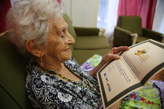 O Governo do Pará, por meio da Secretaria de Estado de Cultura (Secult), divulgou na sexta-feira (22), a lista de espetáculos selecionados para a 1ª Mostra de Teatro "Nilza Maria". 
NA FOTO: Nilza Maria, atriz paraense de 96 anos de idade

FOTO: DIVULGAÇÃO / SECULT
DATA: 27.03.2019
BELÉM - PARÁ <div class='credito_fotos'>Foto: Ascom Secult   |   <a href='/midias/2019/originais/6d6b0455-24db-46f2-9582-249b58a5230a.jpg' download><i class='fa-solid fa-download'></i> Download</a></div>