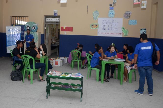 O Tribunal Regional do Trabalho da 8ª região (TRT8) iniciou, nesta quarta-feira (8) uma ação de combate ao trabalho infantil por meio da leitura, visando criar no aluno o hábito de ler e fazendo com que o tempo fora da escola seja ocupado de forma positiva. Com o nome “A Coruja vai aos Bairros”, o projeto vai ser implantado em Escolas Estaduais, Municipais e Comunidades Carentes da Região Metropolitana de Belém.

FOTO: ELISEU DIAS / ASCOM SEDUC
DATA: 09.05.2019
BELÉM - PARÁ <div class='credito_fotos'>Foto: Eliseu Dias / Ascom Seduc   |   <a href='/midias/2019/originais/70425278-2e03-494b-9c42-6b5bd1e53ca2.jpg' download><i class='fa-solid fa-download'></i> Download</a></div>